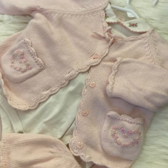 6-9mo pink crochet outfit with hat. - Picture 3 of 8